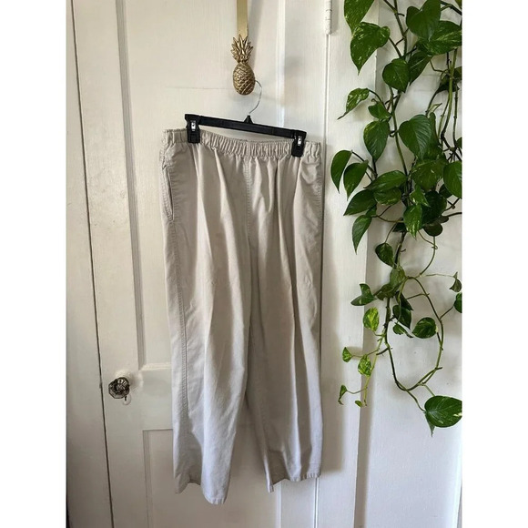 Lands End Women’s size 16 white pants - Picture 1 of 7